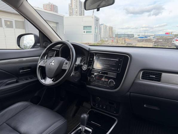 Mitsubishi Outlander III Рестайлинг 3 с пробегом 2019 года, цена 2 365 000 рублей, 60000 км, внедорожник, Автокод Объявления