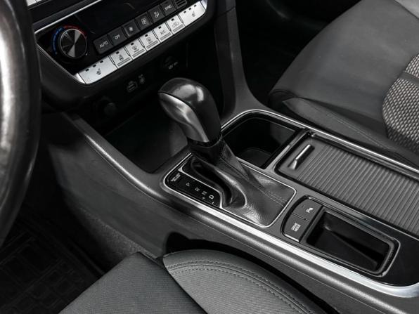 Hyundai Sonata VII (LF) Рестайлинг с пробегом 2018 года, цена 1 470 000 рублей, 183000 км, седан, Автокод Объявления