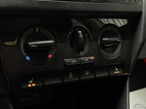 Skoda Rapid I Рестайлинг с пробегом 2019 года, цена 1 299 000 рублей, 99110 км, лифтбек, Автокод Объявления