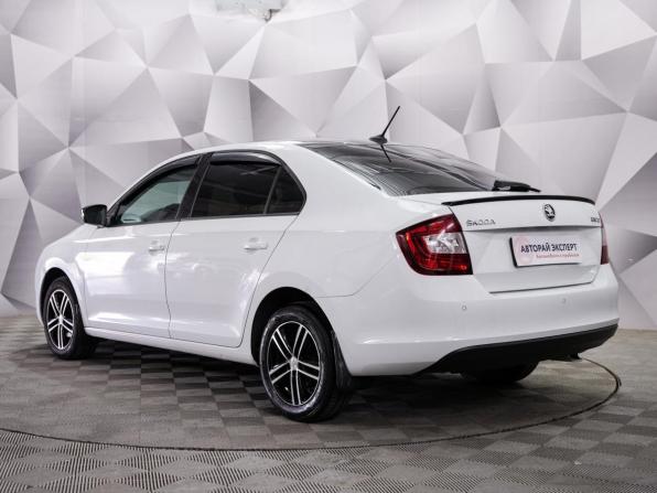 Skoda Rapid I Рестайлинг с пробегом 2018 года, цена 1 011 000 рублей, 222000 км, лифтбек, Автокод Объявления
