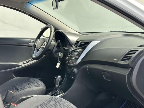 Hyundai Solaris I Рестайлинг с пробегом 2015 года, цена 900 000 рублей, 123574 км, седан, Автокод Объявления
