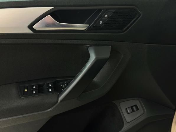 Volkswagen Tiguan II с пробегом 2018 года, цена 2 250 000 рублей, 160652 км, внедорожник, Автокод Объявления