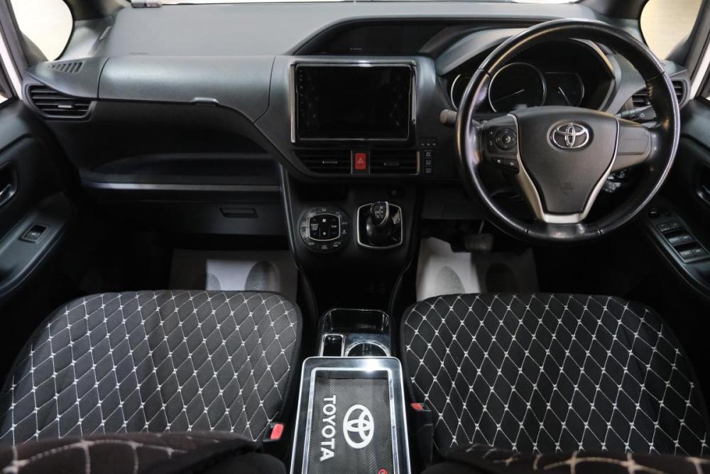 Toyota Voxy III (R80) Омск  - изображение 14