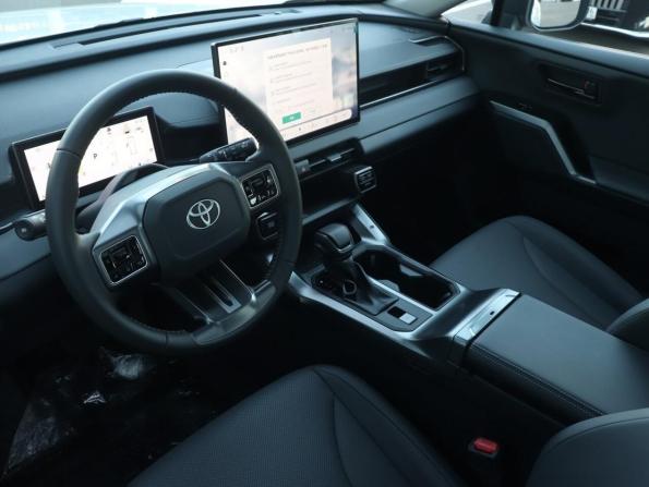 Toyota RAV4 VI (XA60) с пробегом 2026 года, цена 4 270 000 рублей, 10 км, внедорожник, Автокод Объявления