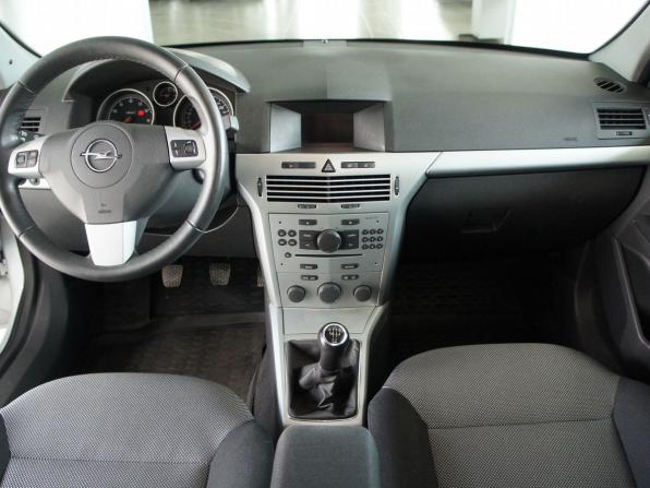 Opel Astra H Рестайлинг с пробегом 2010 года, цена 579 000 рублей, 175000 км, хэтчбек, Автокод Объявления