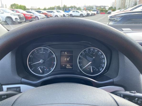 Skoda Octavia II (A5) Рестайлинг с пробегом 2013 года, цена 948 000 рублей, 76400 км, лифтбек, Автокод Объявления