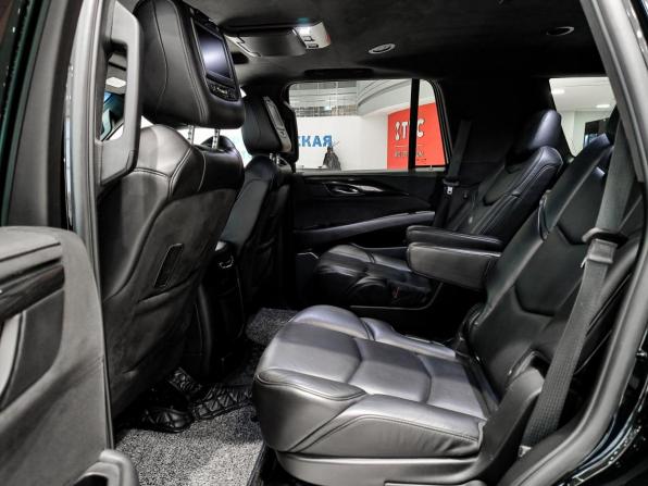 Cadillac Escalade IV с пробегом 2018 года, цена 3 975 000 рублей, 238976 км, внедорожник, Автокод Объявления