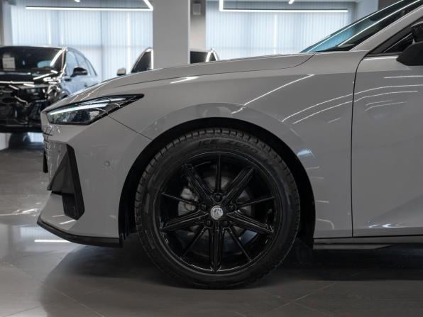 Changan UNI-V I с пробегом 2023 года, цена 2 370 000 рублей, 25248 км, лифтбек, Автокод Объявления