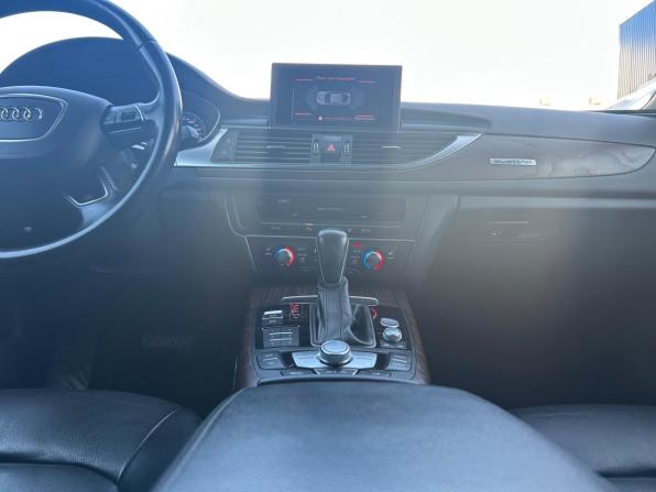 Audi A6 IV (C7) Рестайлинг с пробегом 2015 года, цена 1 965 000 рублей, 222394 км, седан, Автокод Объявления