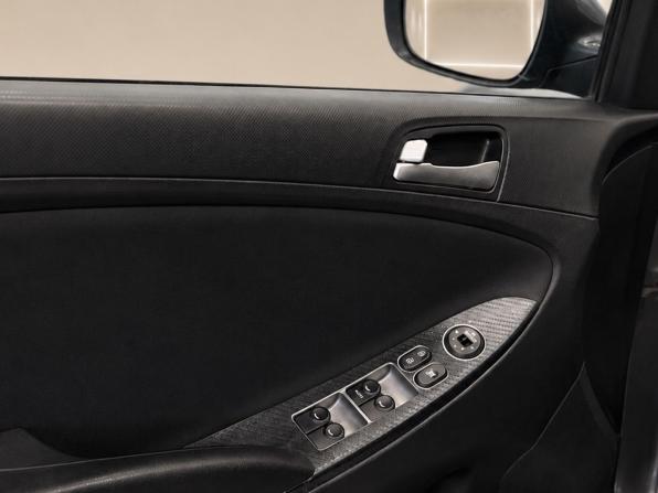Hyundai Solaris I Рестайлинг с пробегом 2016 года, цена 1 049 000 рублей, 128500 км, хэтчбек, Автокод Объявления