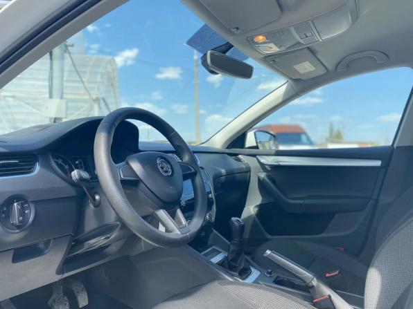 Skoda Octavia III (A7) Рестайлинг с пробегом 2018 года, цена 1 662 000 рублей, 109995 км, лифтбек, Автокод Объявления
