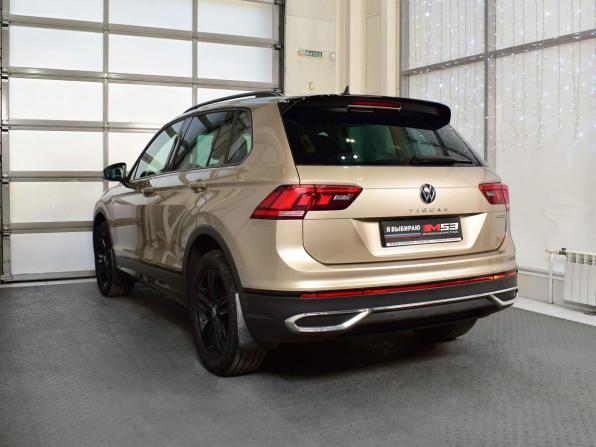 Volkswagen Tiguan II Рестайлинг с пробегом 2022 года, цена 3 599 995 рублей, 40255 км, внедорожник, Автокод Объявления