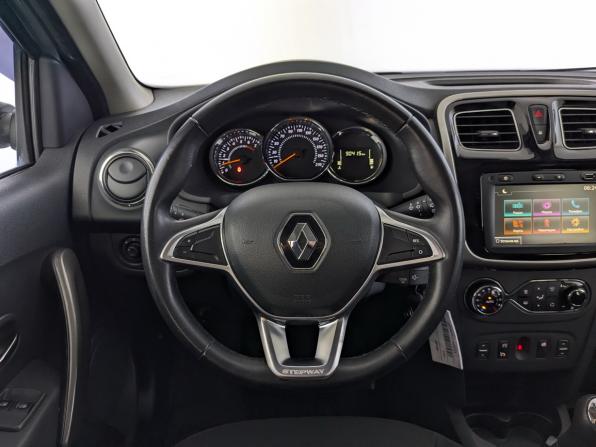 Renault Sandero II Рестайлинг с пробегом 2019 года, цена 1 240 000 рублей, 32690 км, хэтчбек, Автокод Объявления