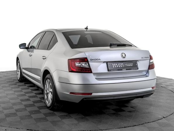 Skoda Octavia III (A7) Рестайлинг с пробегом 2019 года, цена 1 695 000 рублей, 130000 км, лифтбек, Автокод Объявления