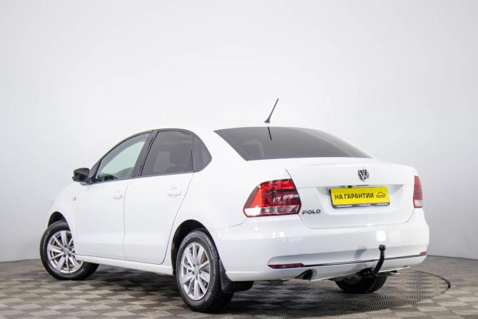 Volkswagen Polo V Рестайлинг с пробегом 2015 года, цена 849 000 рублей, 195000 км, седан, Автокод Объявления