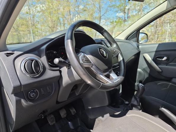 Renault Sandero II Рестайлинг с пробегом 2018 года, цена 1 225 000 рублей, 60353 км, хэтчбек, Автокод Объявления
