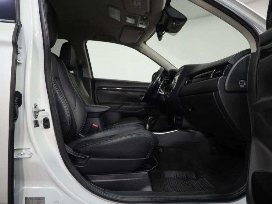 Mitsubishi Outlander III Рестайлинг 2 Санкт-Петербург  - изображение 19