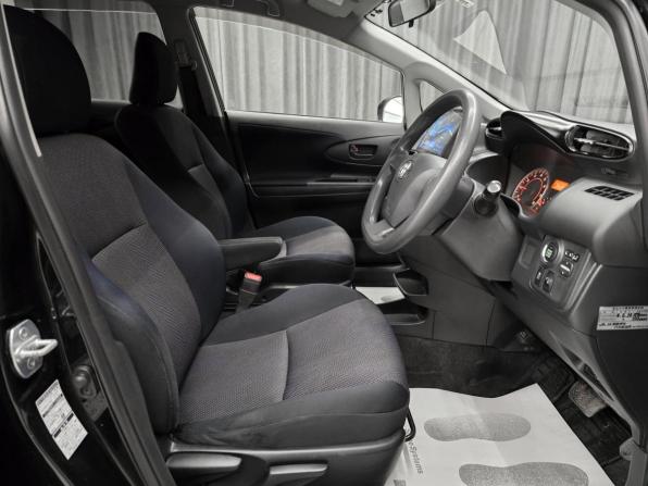 Toyota Wish II Рестайлинг с пробегом 2012 года, цена 1 275 000 рублей, 196000 км, минивэн, Автокод Объявления