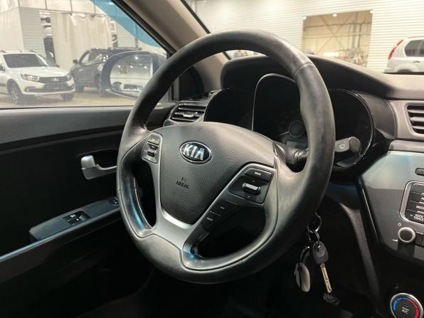 Kia Rio III Рестайлинг с пробегом 2015 года, цена 950 000 рублей, 209587 км, седан, Автокод Объявления