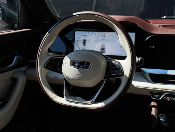Geely Monjaro I с пробегом 2023 года, цена 2 790 000 рублей, 32945 км, внедорожник, Автокод Объявления
