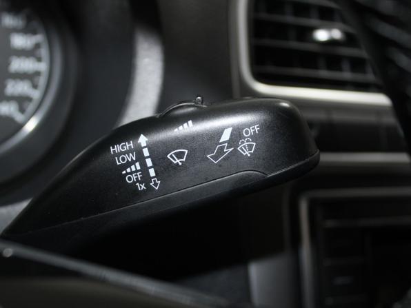 Volkswagen Polo V Рестайлинг с пробегом 2018 года, цена 1 039 900 рублей, 185845 км, седан, Автокод Объявления