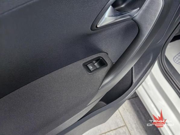 Volkswagen Polo V Рестайлинг с пробегом 2018 года, цена 1 248 000 рублей, 139000 км, седан, Автокод Объявления