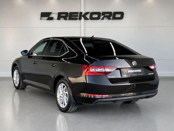 Skoda Superb III с пробегом 2016 года, цена 2 099 000 рублей, 142354 км, лифтбек, Автокод Объявления