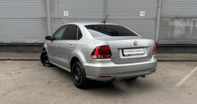 Volkswagen Polo V Рестайлинг с пробегом 2017 года, цена 929 000 рублей, 195640 км, седан, Автокод Объявления