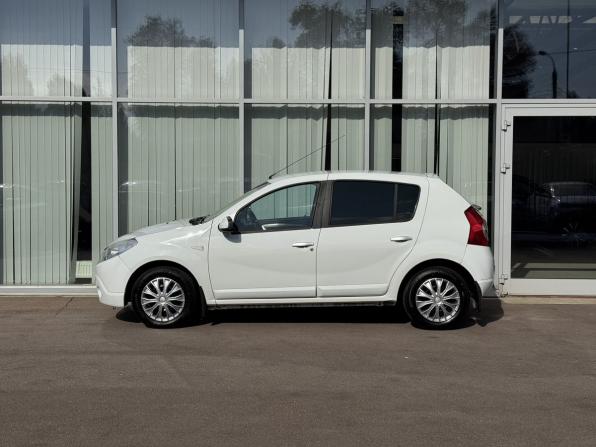 Renault Sandero I с пробегом 2013 года, цена 550 000 рублей, 251646 км, хэтчбек, Автокод Объявления