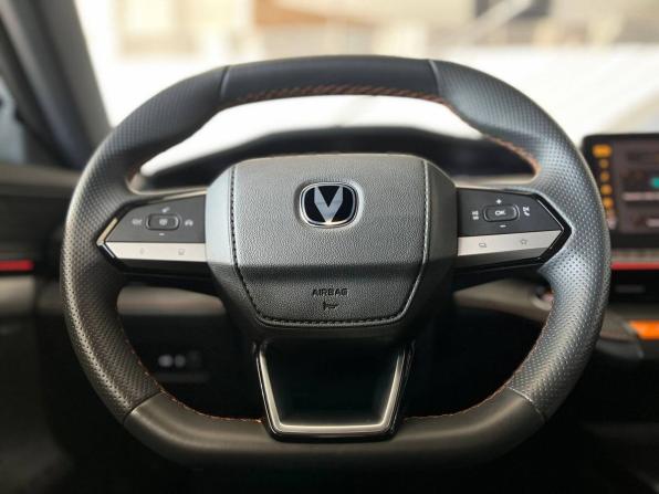 Changan UNI-V I с пробегом 2023 года, цена 2 279 900 рублей, 63952 км, лифтбек, Автокод Объявления