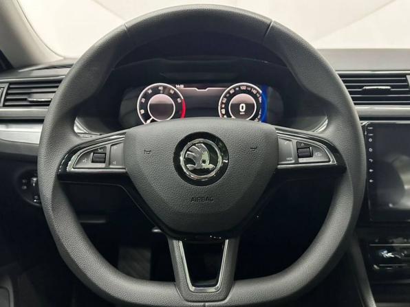 Новый Skoda Superb III Рестайлинг 2025 года, цена 3 049 000 рублей, лифтбек, Автокод Объявления