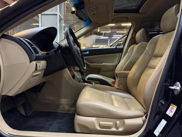 Honda Accord VII Рестайлинг с пробегом 2006 года, цена 1 097 000 рублей, 249000 км, седан, Автокод Объявления