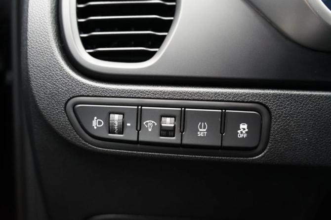 Kia Rio IV Рестайлинг с пробегом 2021 года, цена 1 956 000 рублей, 78000 км, хэтчбек, Автокод Объявления