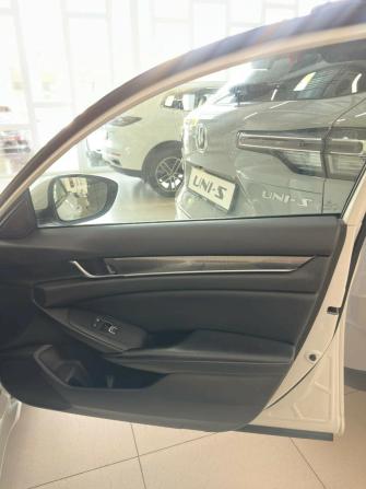 Honda Accord X с пробегом 2018 года, цена 2 080 000 рублей, 118000 км, седан, Автокод Объявления