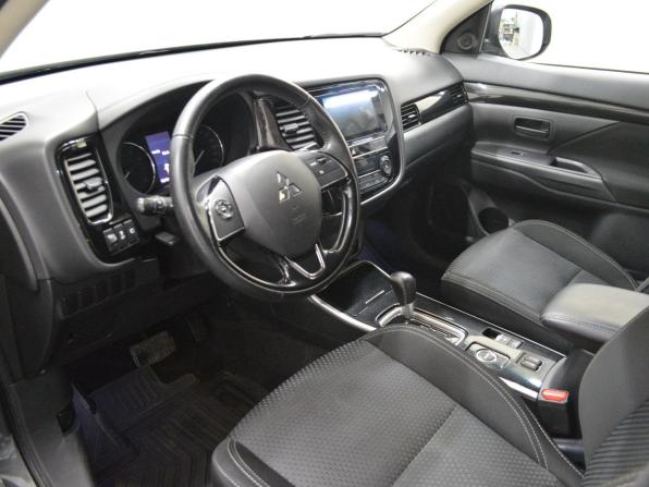 Mitsubishi Outlander III Рестайлинг 3 с пробегом 2018 года, цена 2 030 000 рублей, 91958 км, внедорожник, Автокод Объявления
