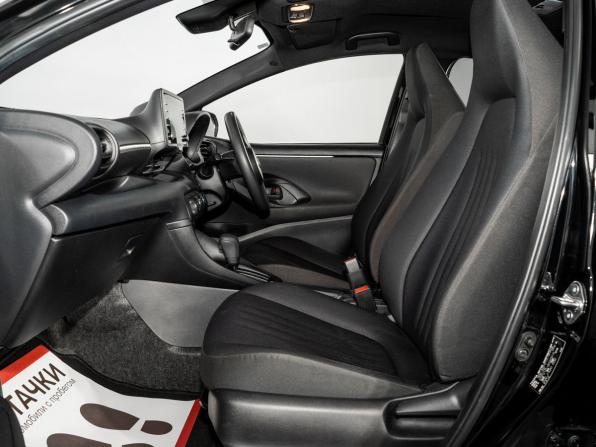 Toyota Yaris IV с пробегом 2020 года, цена 1 090 300 рублей, 60241 км, хэтчбек, Автокод Объявления