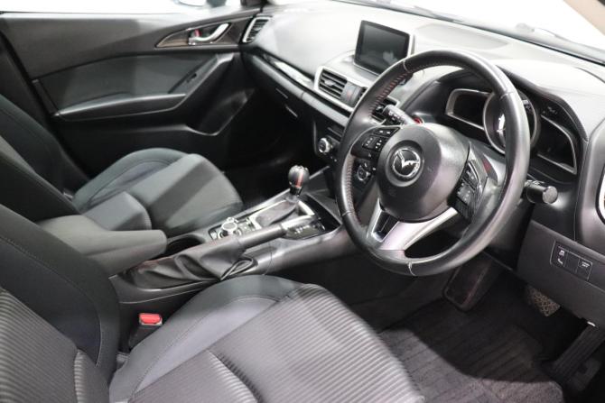 Mazda Axela III с пробегом 2015 года, цена 1 210 000 рублей, 101903 км, хэтчбек, Автокод Объявления