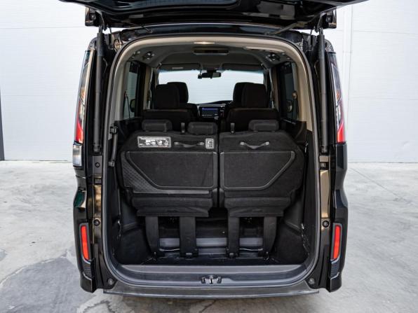 Honda Stepwgn V с пробегом 2016 года, цена 1 750 000 рублей, 155361 км, минивэн, Автокод Объявления