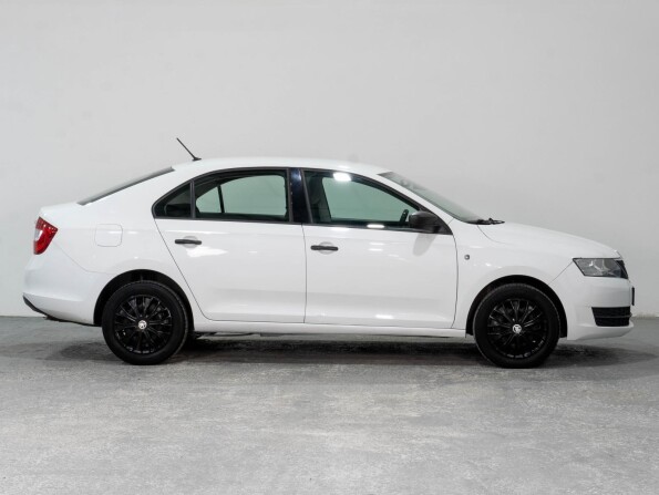 Skoda Rapid I с пробегом 2016 года, цена 749 000 рублей, 180960 км, лифтбек, Автокод Объявления