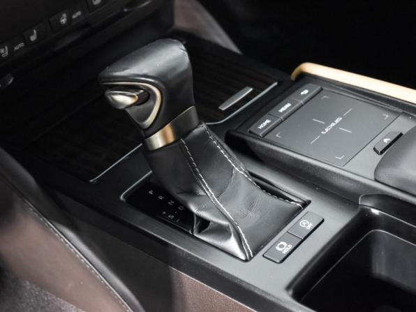 Lexus ES VII с пробегом 2018 года, цена 2 960 100 рублей, 172089 км, седан, Автокод Объявления