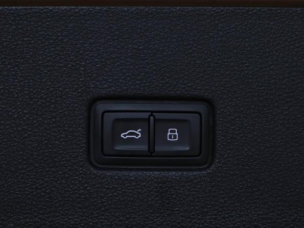 Audi Q8 I (4M) Рестайлинг с пробегом 2024 года, цена 11 500 000 рублей, 24591 км, внедорожник, Автокод Объявления