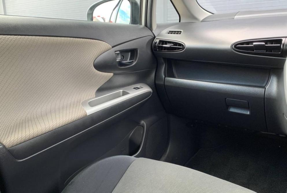 Toyota Wish II Красноярск  - изображение 24