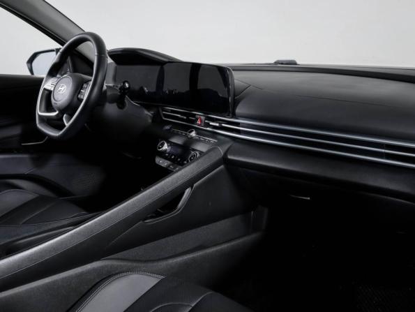 Hyundai Elantra VII (CN7) Рестайлинг с пробегом 2023 года, цена 2 220 000 рублей, 10350 км, седан, Автокод Объявления