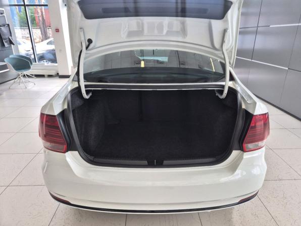 Volkswagen Polo V Рестайлинг с пробегом 2019 года, цена 1 249 000 рублей, 124886 км, седан, Автокод Объявления