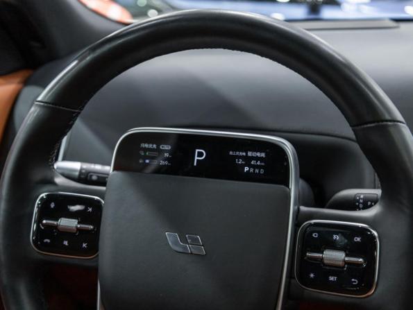 Li Auto (Lixiang) L9 I с пробегом 2023 года, цена 6 189 700 рублей, 67000 км, внедорожник, Автокод Объявления