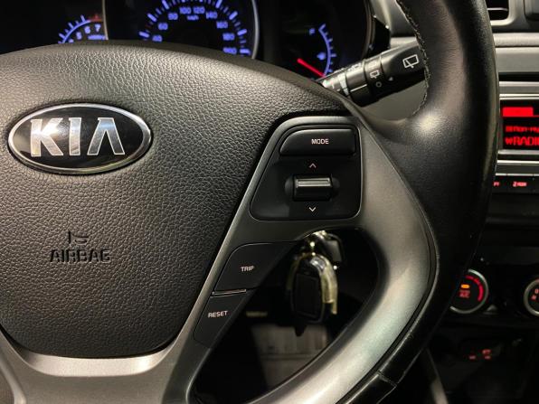 Kia Rio III Рестайлинг с пробегом 2016 года, цена 1 110 000 рублей, 87785 км, хэтчбек, Автокод Объявления