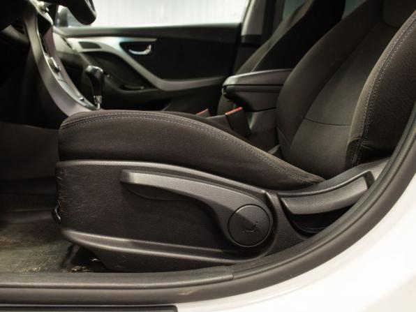 Hyundai Elantra V (MD) Рестайлинг с пробегом 2013 года, цена 1 295 000 рублей, 106484 км, седан, Автокод Объявления