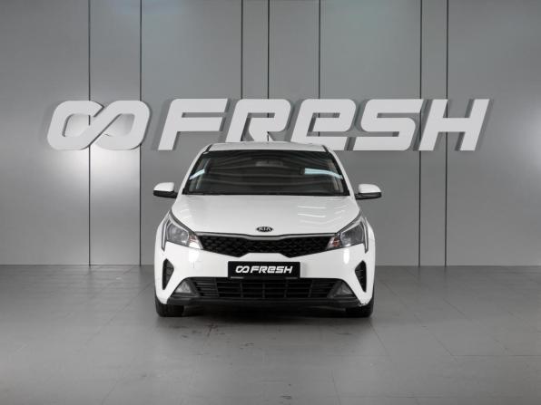Kia Rio IV Рестайлинг с пробегом 2022 года, цена 1 529 000 рублей, 70482 км, седан, Автокод Объявления