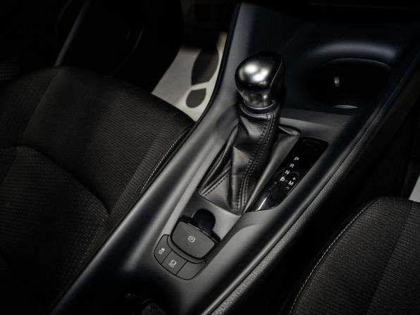 Toyota C-HR I Рестайлинг с пробегом 2019 года, цена 1 900 000 рублей, 49552 км, внедорожник, Автокод Объявления
