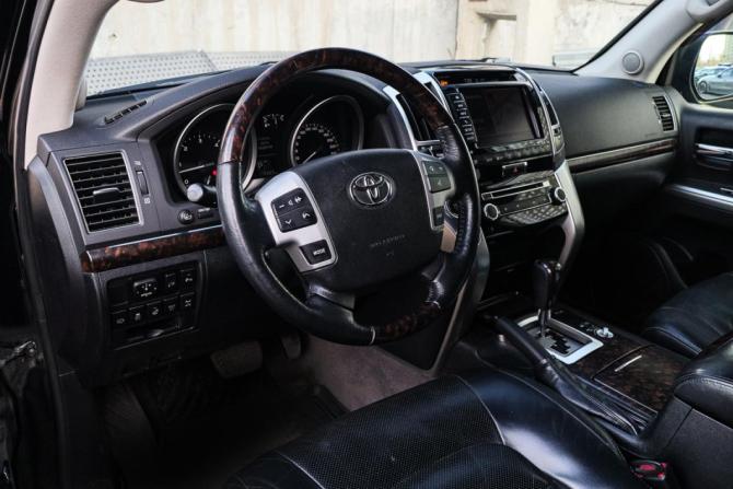 Toyota Land Cruiser 200 Series Рестайлинг 1 с пробегом 2014 года, цена 3 550 000 рублей, 208322 км, внедорожник, Автокод Объявления